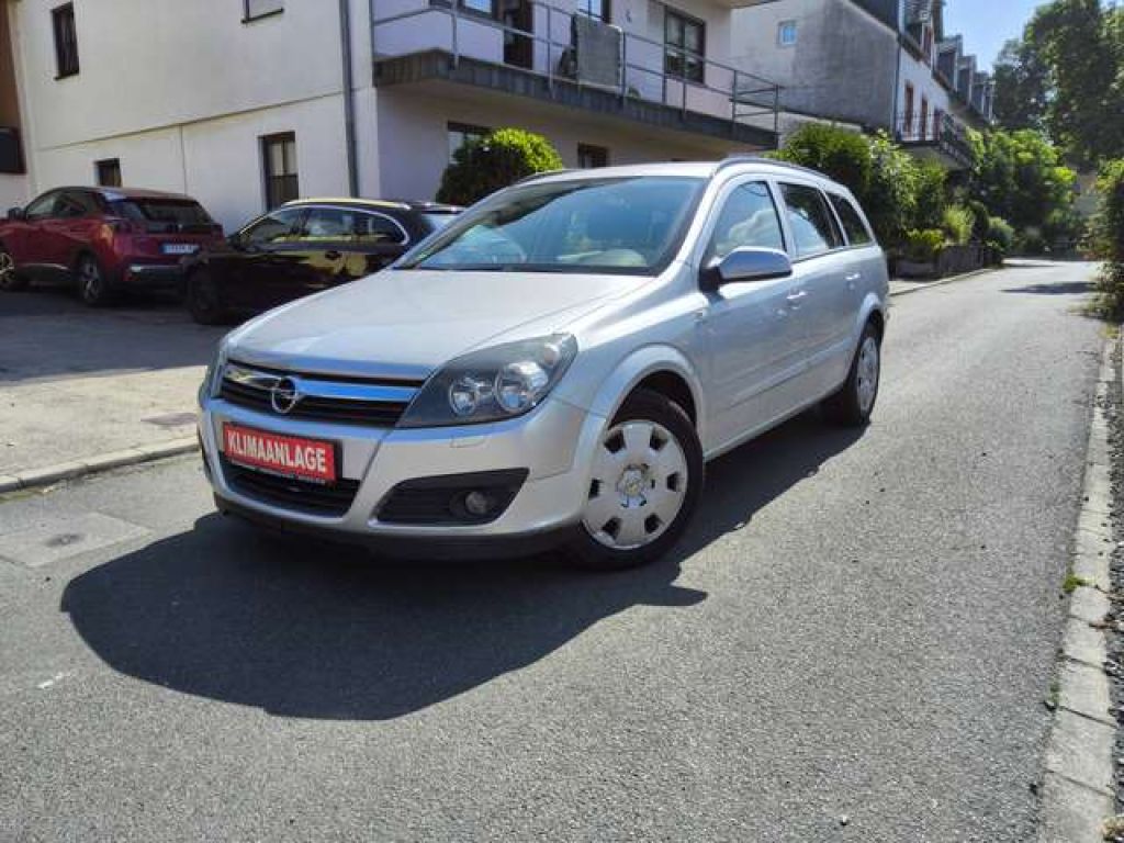 Opel Astra bei Reisemobile.expert - Hauptabbildung Opel Astra bei Reisemobile.expert - Hauptabbildung