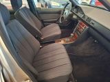 Mercedes-Benz 230 bei Reisemobile.expert - Abbildung (9 / 15) Mercedes-Benz 230 bei Reisemobile.expert - Abbildung (9 / 15)