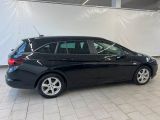 Opel Astra bei Reisemobile.expert - Abbildung (3 / 15)
