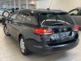 Opel Astra bei Reisemobile.expert - Abbildung (2 / 15)