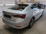 Skoda Octavia bei Reisemobile.expert - Abbildung (4 / 15)