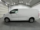 Opel Vivaro bei Reisemobile.expert - Abbildung (2 / 15)