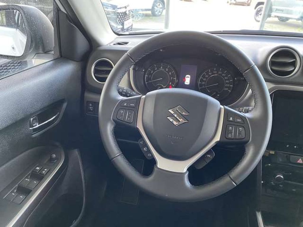 Suzuki Vitara bei Reisemobile.expert - Hauptabbildung Suzuki Vitara bei Reisemobile.expert - Hauptabbildung