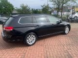 VW Passat bei Reisemobile.expert - Abbildung (4 / 15) VW Passat bei Reisemobile.expert - Abbildung (4 / 15)