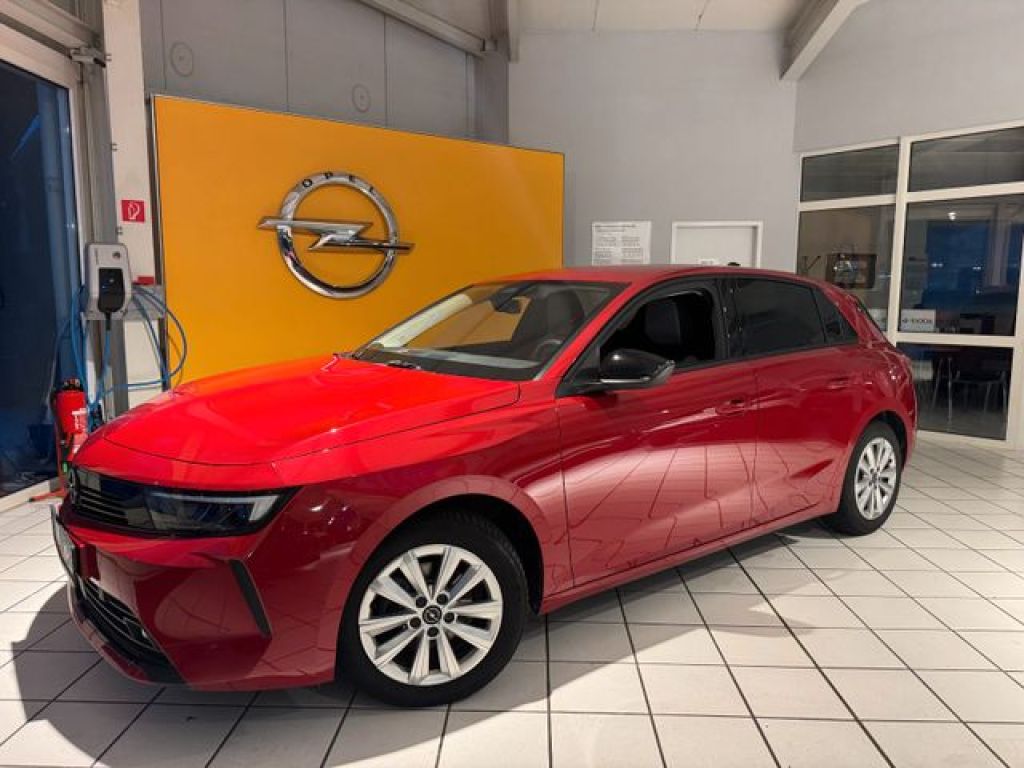 Opel Astra bei Reisemobile.expert - Hauptabbildung Opel Astra bei Reisemobile.expert - Hauptabbildung