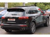 Porsche Cayenne bei Reisemobile.expert - Abbildung (5 / 15)