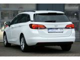 Opel Astra bei Reisemobile.expert - Abbildung (3 / 15)