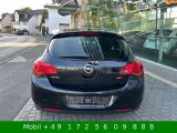 Opel Astra bei Reisemobile.expert - Abbildung (2 / 15)
