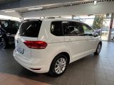 VW Touran bei Reisemobile.expert - Abbildung (13 / 15)