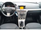 Opel Astra bei Reisemobile.expert - Abbildung (9 / 15)