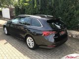 Skoda Octavia bei Reisemobile.expert - Abbildung (3 / 6)