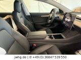Tesla Model 3 bei Reisemobile.expert - Abbildung (3 / 15) Tesla Model 3 bei Reisemobile.expert - Abbildung (3 / 15)