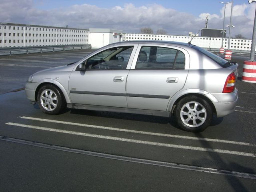 Opel Astra bei Reisemobile.expert - Hauptabbildung Opel Astra bei Reisemobile.expert - Hauptabbildung