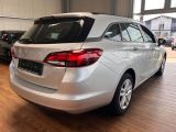 Opel Astra bei Reisemobile.expert - Abbildung (2 / 15)