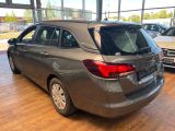 Opel Astra bei Reisemobile.expert - Abbildung (4 / 15)