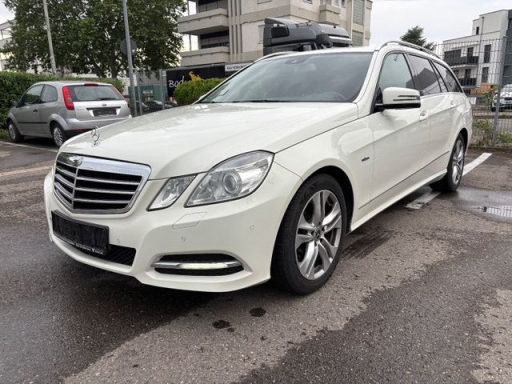 Mercedes-Benz E-Klasse bei Reisemobile.expert - Hauptabbildung Mercedes-Benz E-Klasse bei Reisemobile.expert - Hauptabbildung