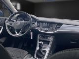 Opel Astra bei Reisemobile.expert - Abbildung (9 / 15)