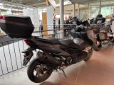 Yamaha TMAX bei Reisemobile.expert - Abbildung (4 / 13) Yamaha TMAX bei Reisemobile.expert - Abbildung (4 / 13)