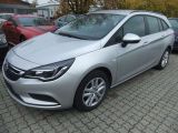 Opel Astra bei Reisemobile.expert - Abbildung (2 / 14)