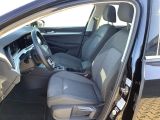 VW Golf VIII bei Reisemobile.expert - Abbildung (8 / 15)