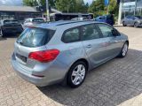 Opel Astra bei Reisemobile.expert - Abbildung (3 / 11)