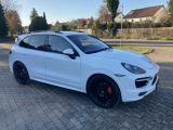 Porsche Cayenne bei Reisemobile.expert - Abbildung (2 / 12)