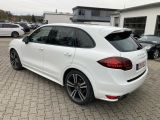 Porsche Cayenne bei Reisemobile.expert - Abbildung (4 / 11)