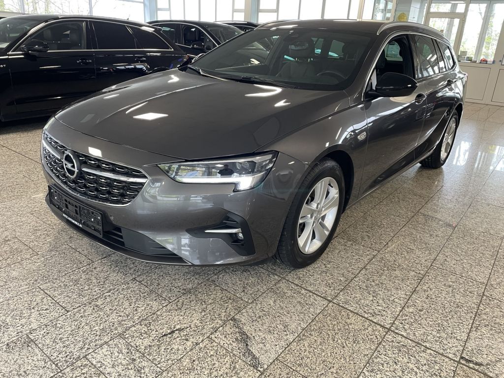 Opel Insignia bei Reisemobile.expert - Hauptabbildung Opel Insignia bei Reisemobile.expert - Hauptabbildung