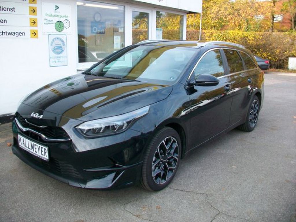 Kia Ceed bei Reisemobile.expert - Hauptabbildung Kia Ceed bei Reisemobile.expert - Hauptabbildung