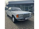 Mercedes-Benz 230 bei Reisemobile.expert - Abbildung (4 / 14) Mercedes-Benz 230 bei Reisemobile.expert - Abbildung (4 / 14)
