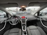 Opel Astra bei Reisemobile.expert - Abbildung (9 / 15) Opel Astra bei Reisemobile.expert - Abbildung (9 / 15)