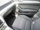 VW Passat bei Reisemobile.expert - Abbildung (12 / 15) VW Passat bei Reisemobile.expert - Abbildung (12 / 15)