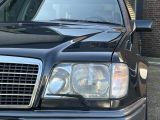 Mercedes-Benz E 124 bei Reisemobile.expert - Abbildung (2 / 10)