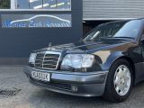 Mercedes-Benz E 124 bei Reisemobile.expert - Abbildung (3 / 10)