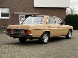 Mercedes-Benz 240 bei Reisemobile.expert - Abbildung (8 / 10)