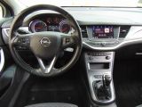 Opel Astra bei Reisemobile.expert - Abbildung (11 / 15)