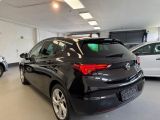 Opel Astra bei Reisemobile.expert - Abbildung (8 / 15)