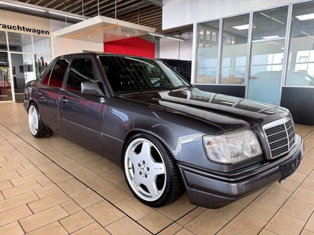 Mercedes-Benz E-Klasse bei Reisemobile.expert - Hauptabbildung Mercedes-Benz E-Klasse bei Reisemobile.expert - Hauptabbildung