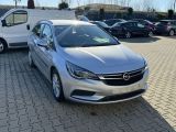 Opel Astra bei Reisemobile.expert - Abbildung (11 / 14)
