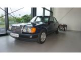 Mercedes-Benz E 260 OLDTIMER bei Reisemobile.expert - Abbildung (2 / 10)