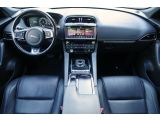 Jaguar F-Pace bei Reisemobile.expert - Abbildung (4 / 15)