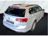 VW Passat bei Reisemobile.expert - Abbildung (2 / 8)