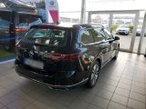 VW Passat bei Reisemobile.expert - Abbildung (3 / 9)