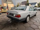 Mercedes-Benz E 260 bei Reisemobile.expert - Abbildung (4 / 10)