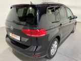 VW Touran bei Reisemobile.expert - Abbildung (3 / 15) VW Touran bei Reisemobile.expert - Abbildung (3 / 15)