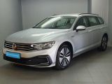 VW Passat bei Reisemobile.expert - Abbildung (2 / 15)