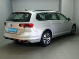 VW Passat bei Reisemobile.expert - Abbildung (4 / 15)