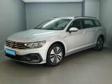 VW Passat bei Reisemobile.expert - Abbildung (2 / 15)