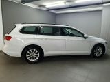 VW Passat bei Reisemobile.expert - Abbildung (3 / 15)
