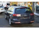VW Passat bei Reisemobile.expert - Abbildung (3 / 15)
